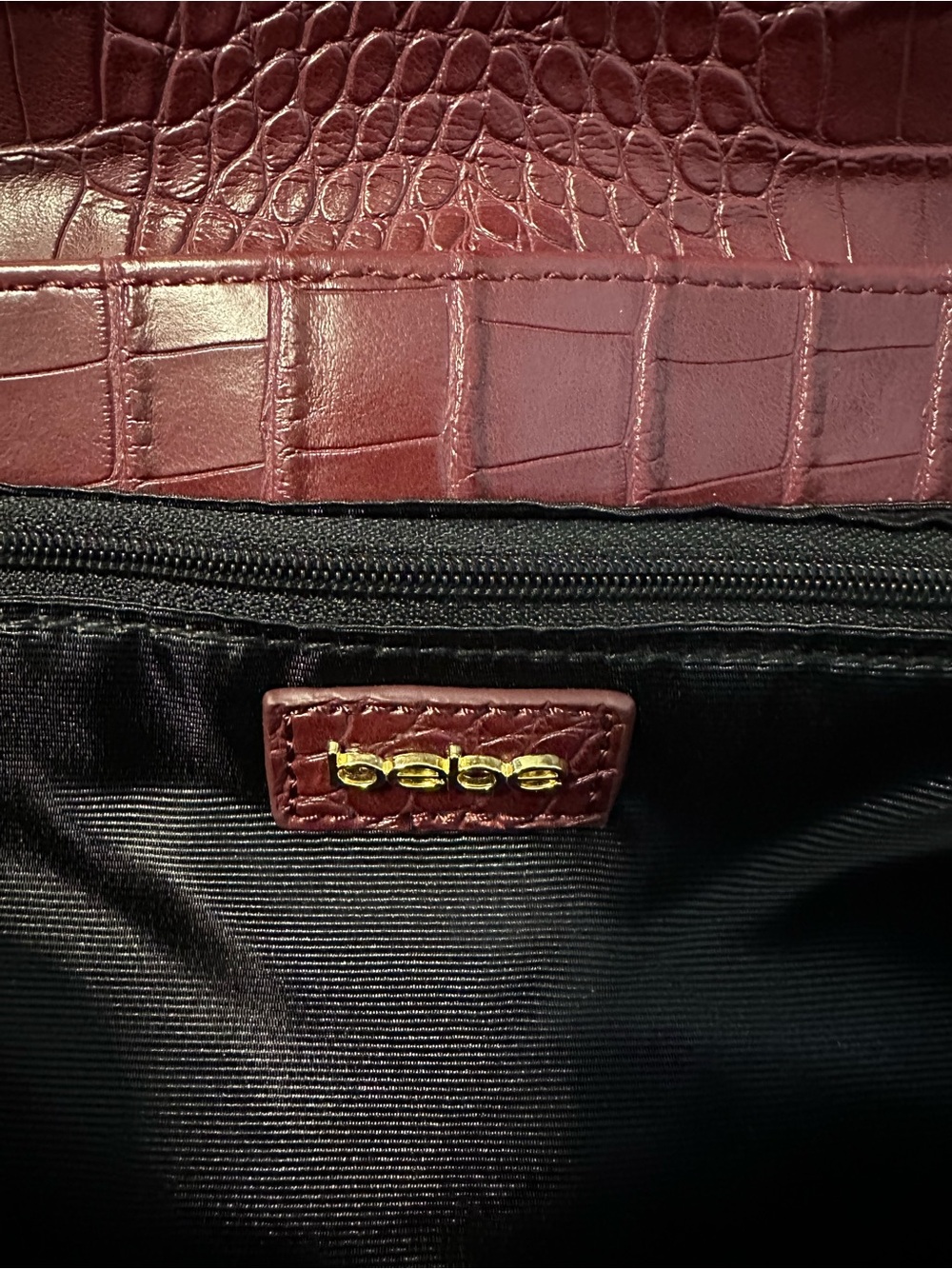 Bebe Croc-Embossed Faux Leather Large Burgundy Clutch Bag - Picture 4 of 9